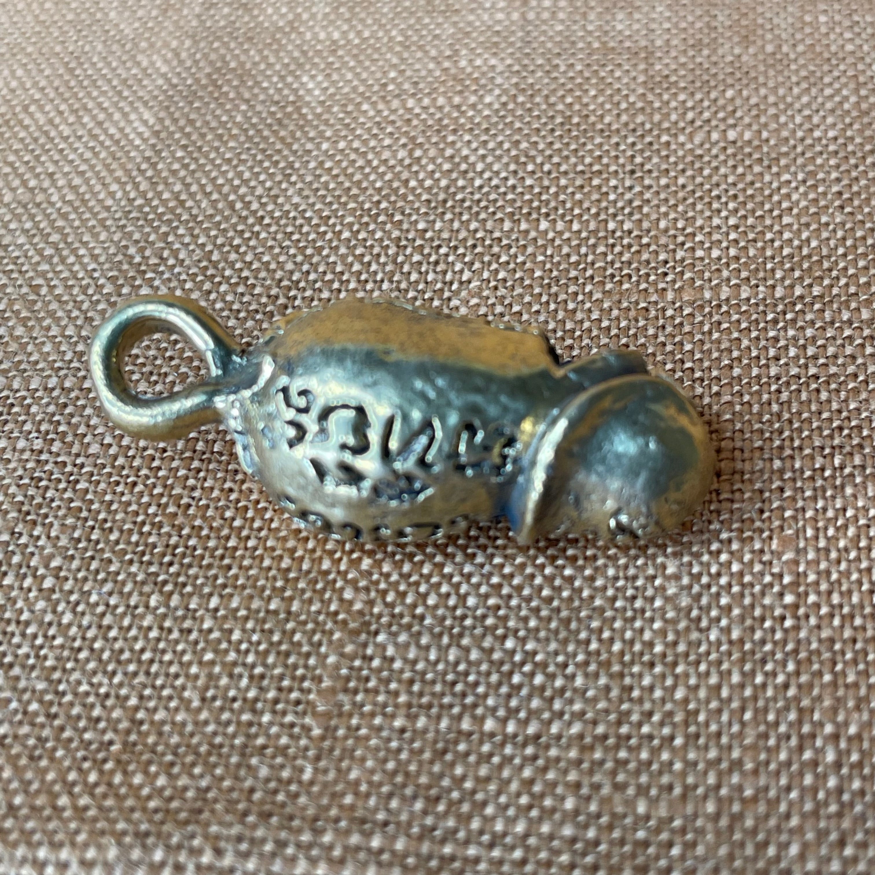 Thai Palad Khik Amulet Pendant