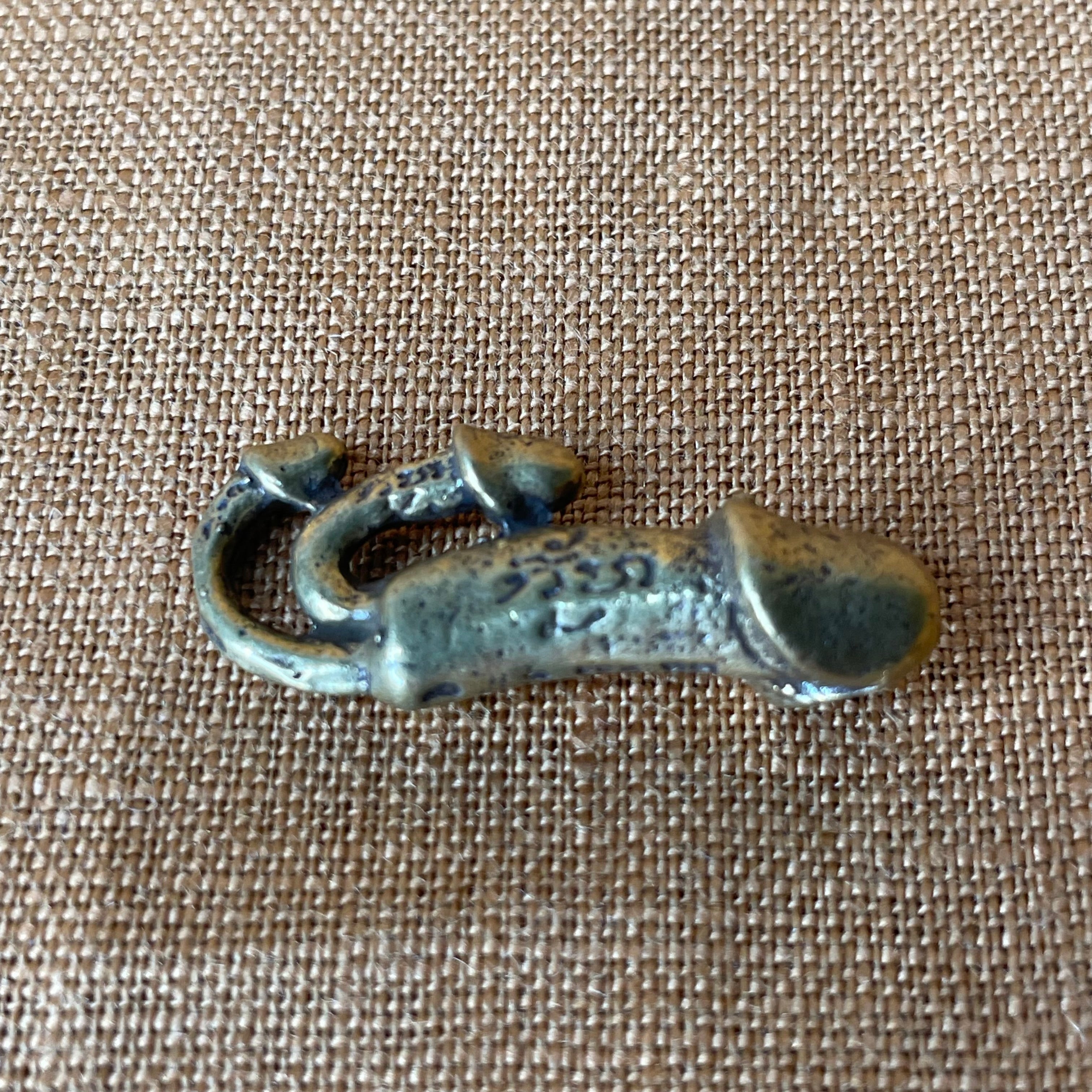 Thai Double Palad Khik Amulet Pendant