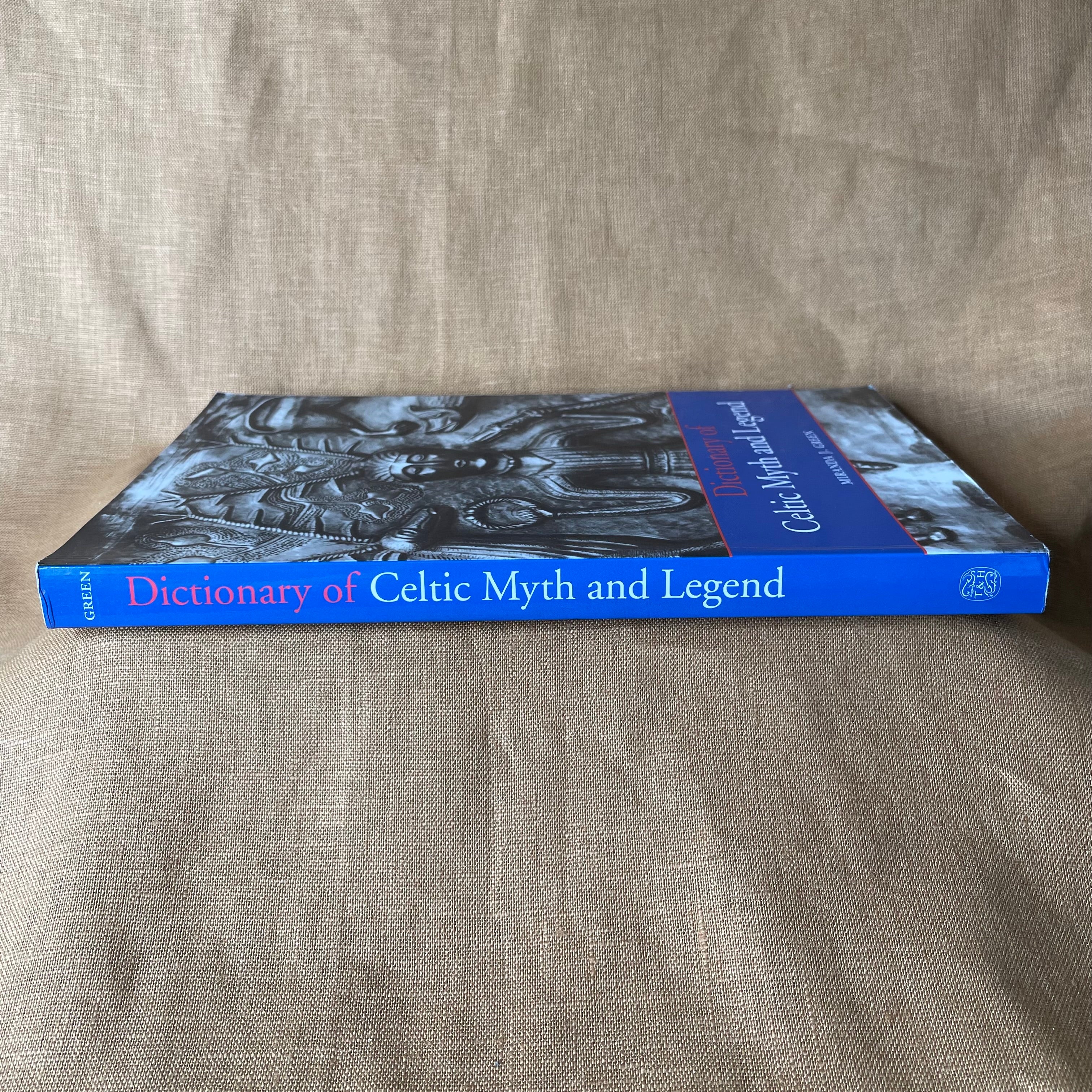 Dictionary of Celtic Myth and Legend - Miranda J. Green