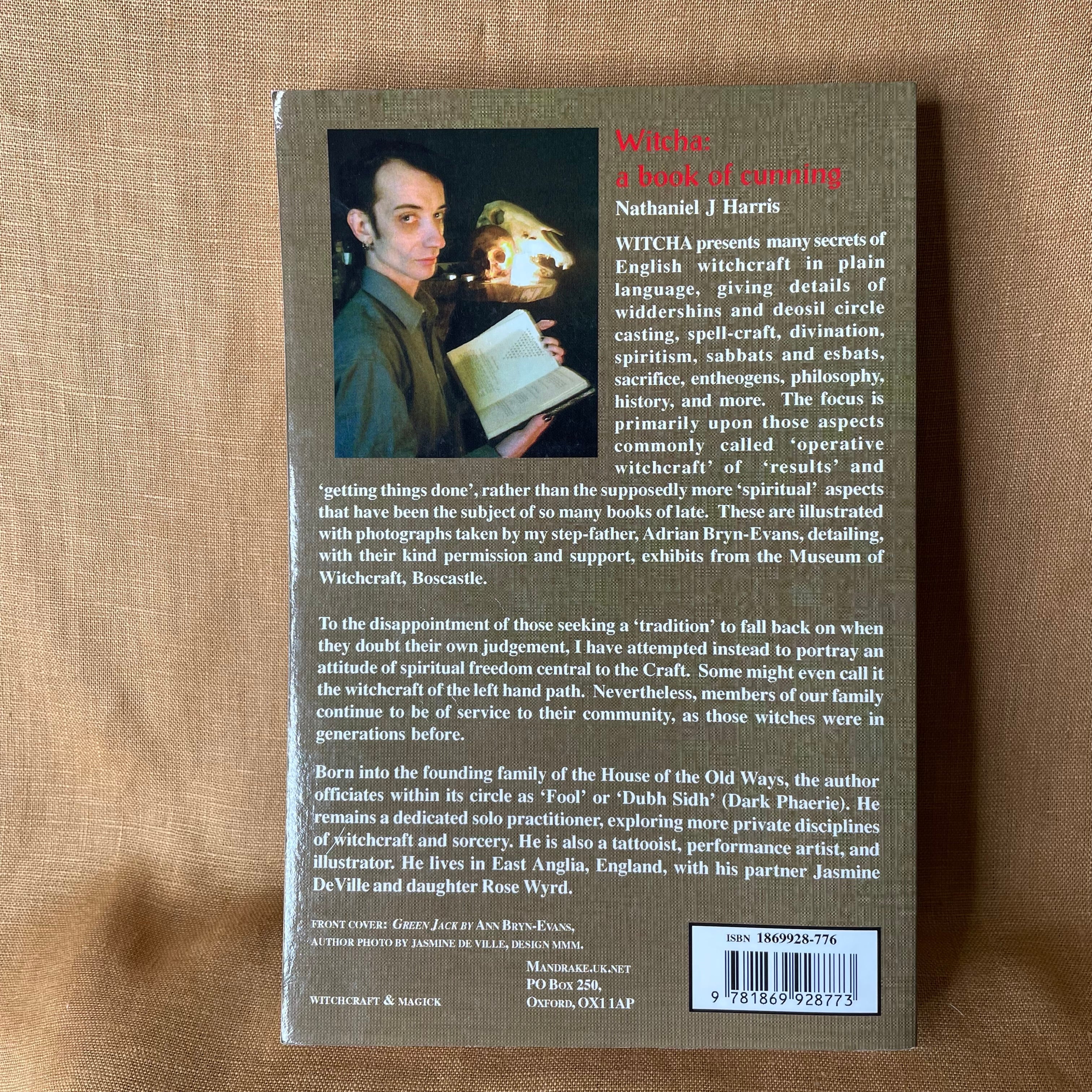 Witcha: A Book of Cunning - Nathaniel J. Harris