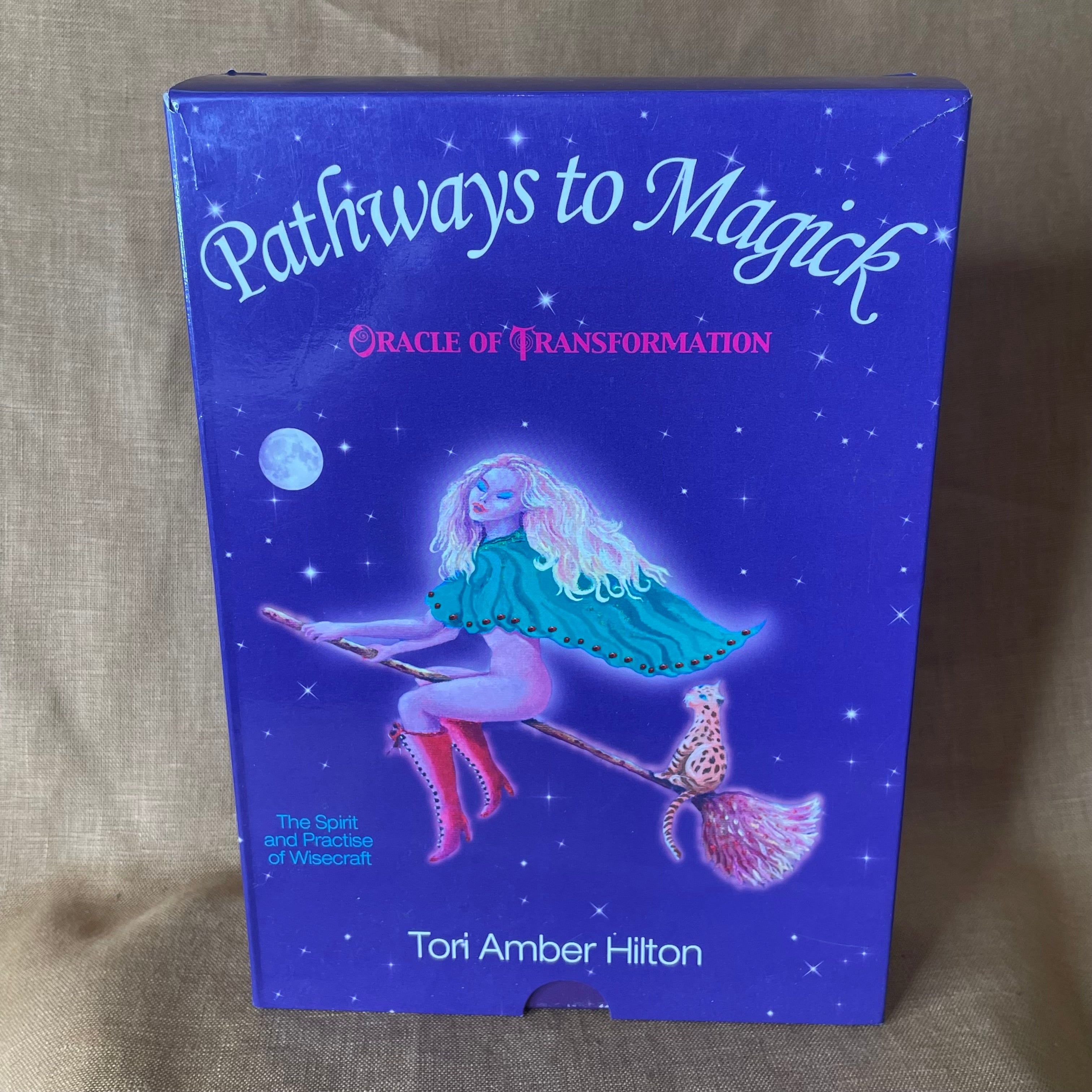 Pathways to Magick: Oracle of Transformation - Tori Amber Hilton