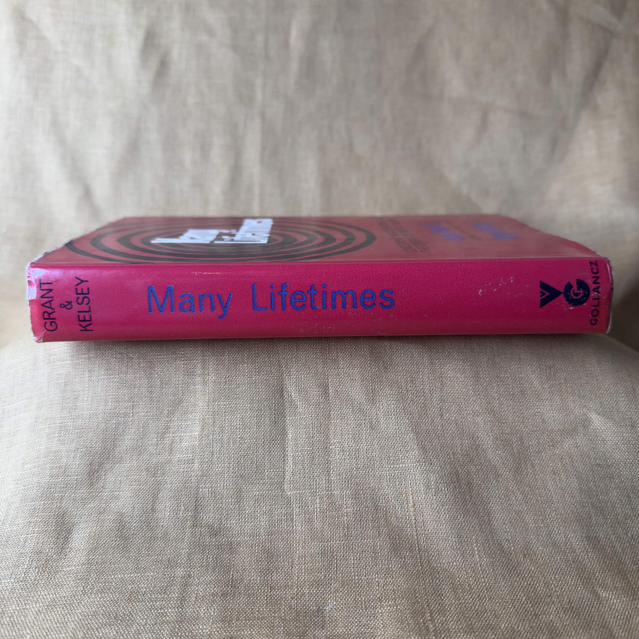 Many Lifetimes: Concerning Reincarnation and the Origins of Mental Illness - Joan Grant & Denys Kelsey