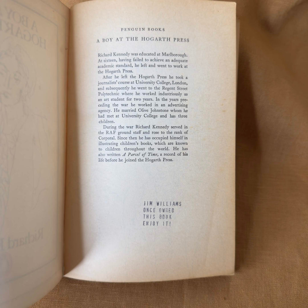 A Boy at the Hogarth Press — Richard Kennedy