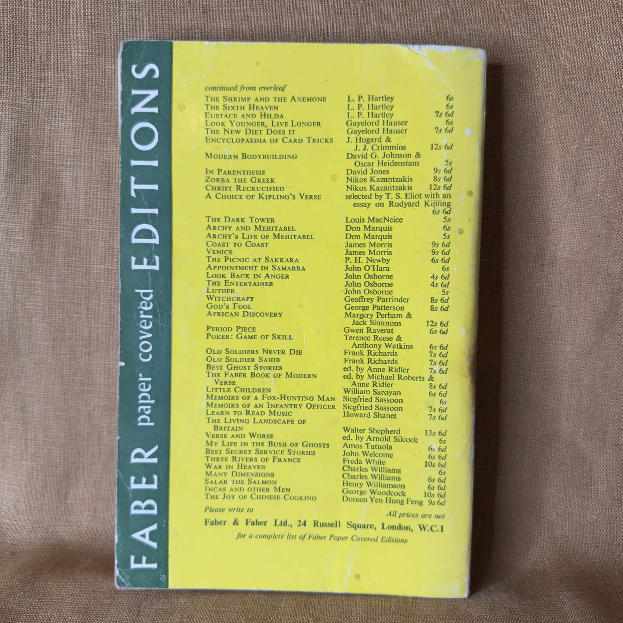 Bitter Lemons — Lawrence Durrell