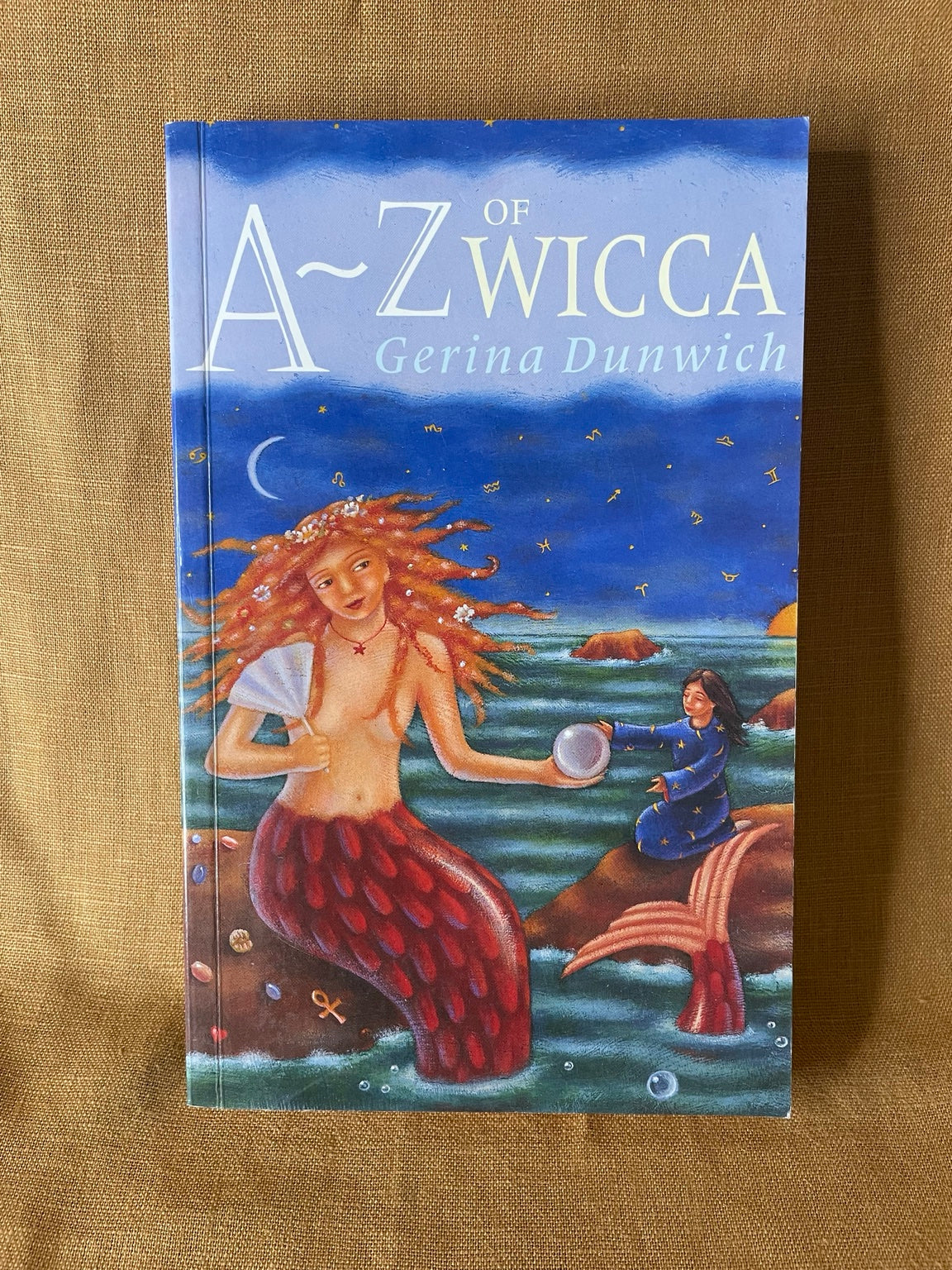 A-Z of Wicca by Gerina Dunwich front cover