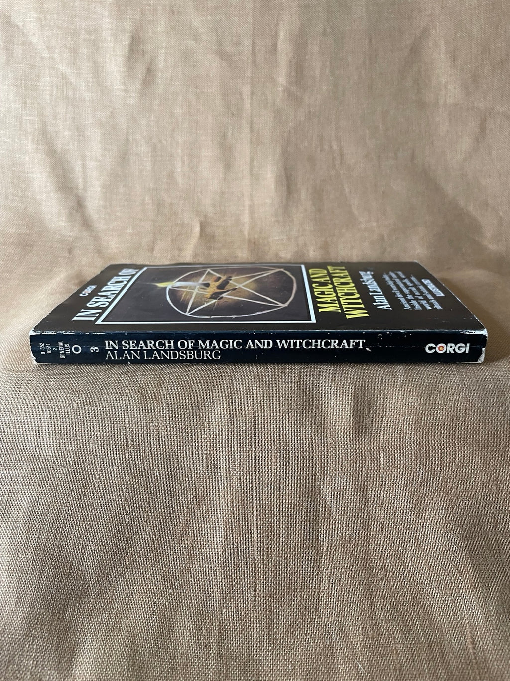 In Search of Magic and Witchcraft by Alan Landsburg, Corgi 1977 spine