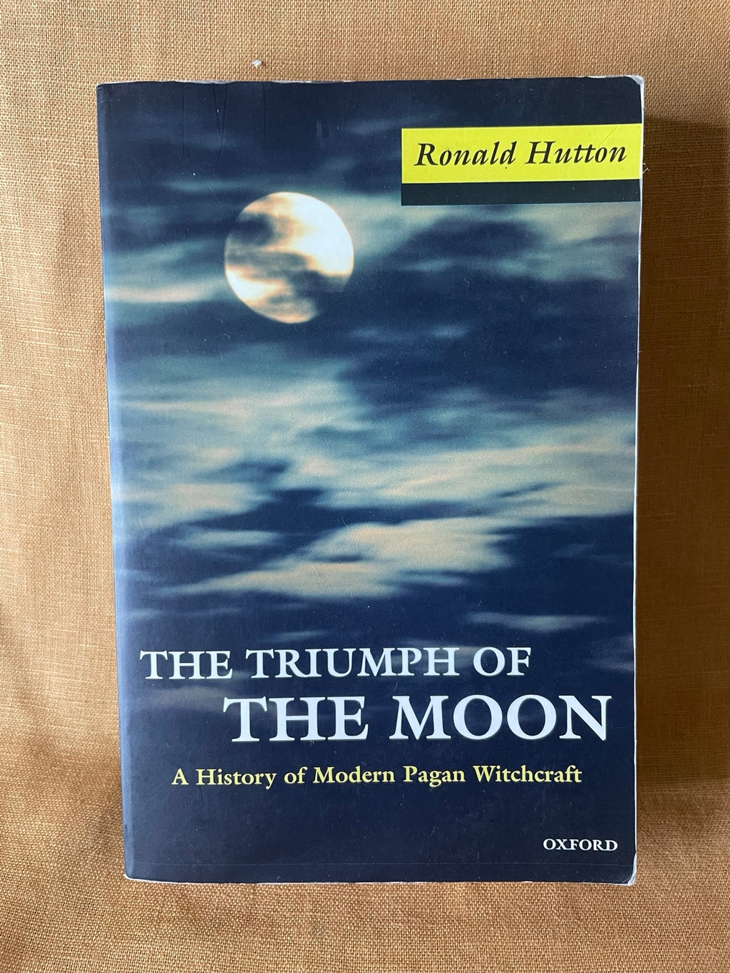 The Triumph of the Moon by Ronald Hutton front cover